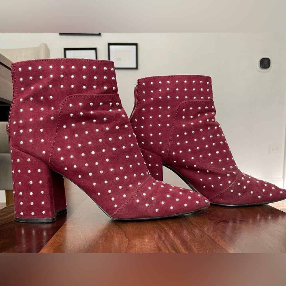 Quipid 7 - Red Jeweled Booties